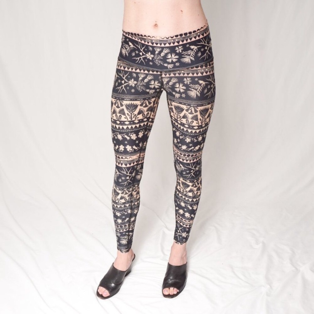 Teeki Moon Floral Desert Print Leggings (Size M)